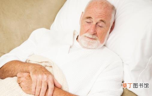 提高老人睡眠质量 睡觉前有八件事是必须做的