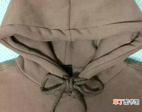 卫衣抽绳系法步骤