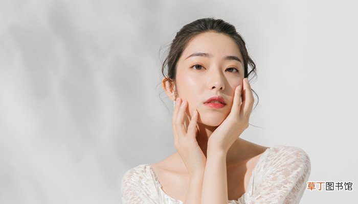 贵妇膏和素颜霜的区别素颜膏和贵妇膏功效一样吗