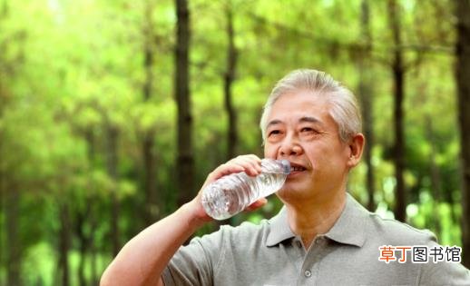 老年人在饮食方面吃的健康 需要遵循的事项
