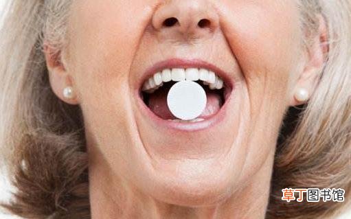 老人护牙必须知道的7个误区 能保护牙齿的9种食物