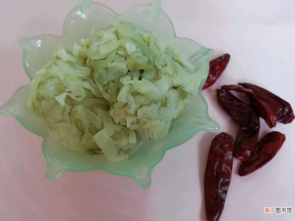 刚买回来的酸菜如何清理 酸菜泡多久