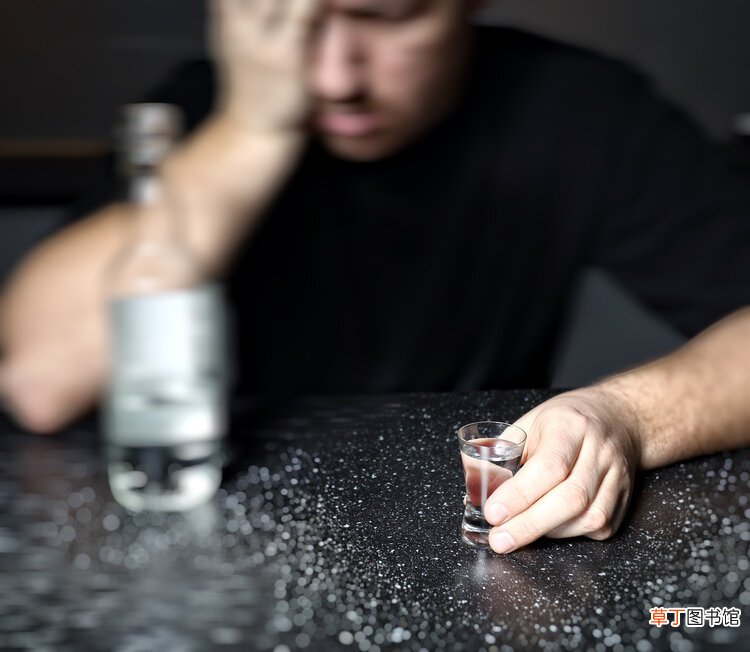 每天喝点白酒对身体是好还是坏？养生专家告诉您标准答案
