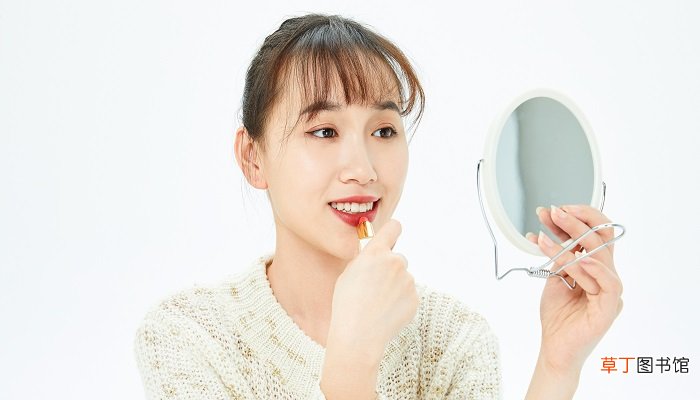 小西装适合搭配什么妆容 小西装适合什么妆容