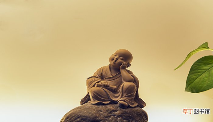 天不渡人人自渡的意思