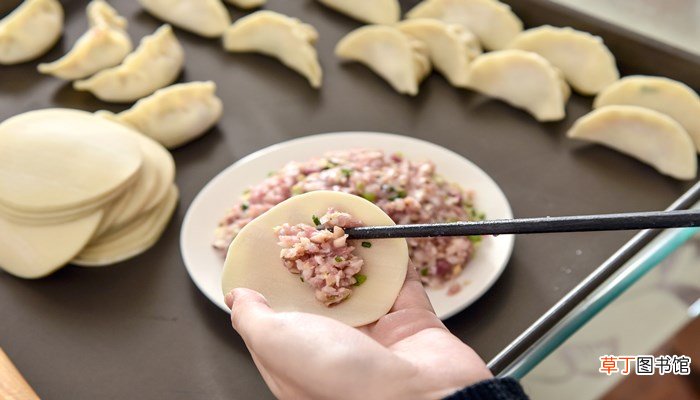 立秋吃面条还是饺子
