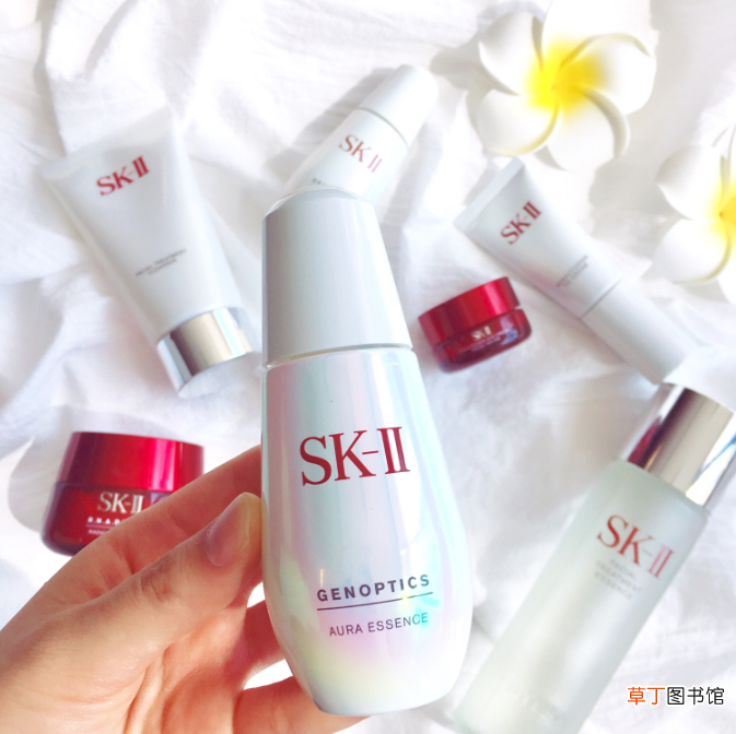 sk小灯泡美白精华白天能用吗