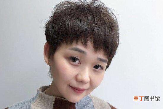 胖子适合长发还是短发