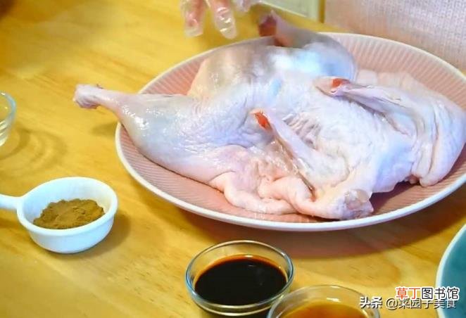 烤鸭用电风扇吹多久再烤 烤鸭要烤多久