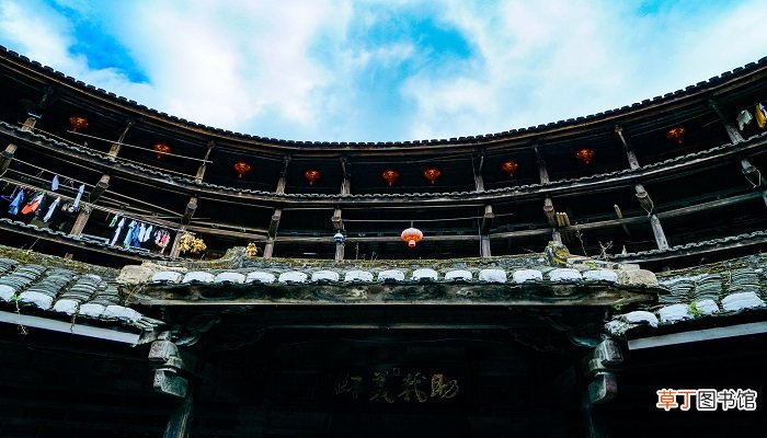 下榻酒店什么意思