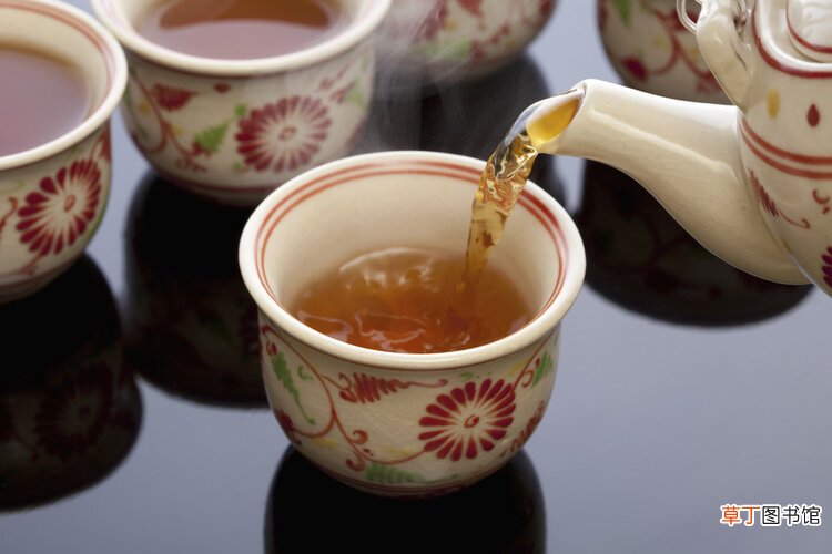 喝茶好处多多，但医生提醒：超过这一温度确实会致癌！别没病找病