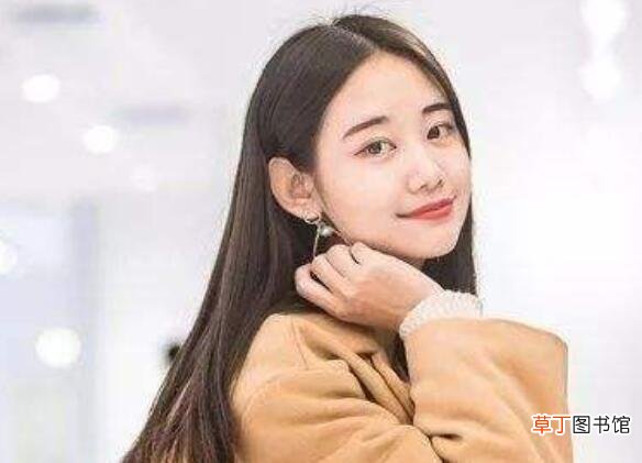 简单直发发型扎法