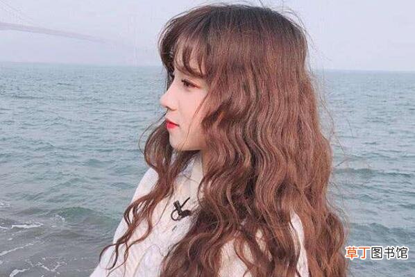 宋雨琦发型叫什么卷