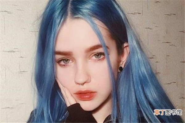 厌世少女脸适合什么发型