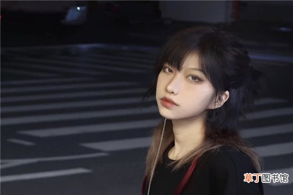 覃头是什么发型