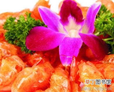活虾放了一夜都死了还能吃吗 鲜虾能放多久