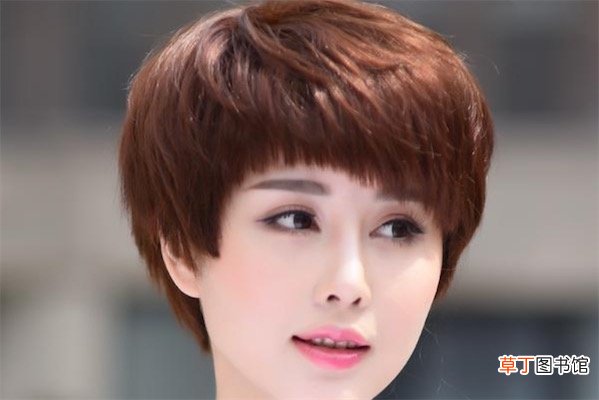 40岁染什么颜色显年轻