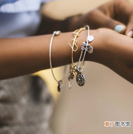 四十岁女人银手镯款式