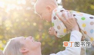 新生儿晒太阳几分钟 新生儿晒太阳多久