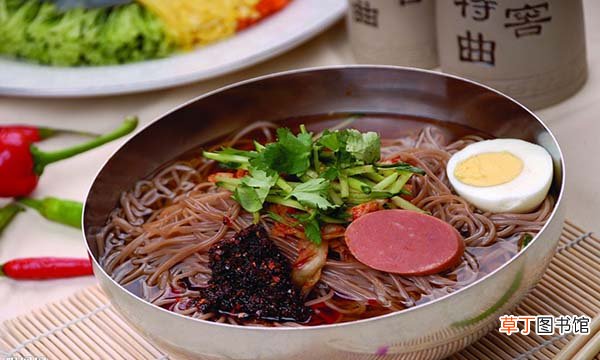 荞麦冷面和小麦冷面的区别