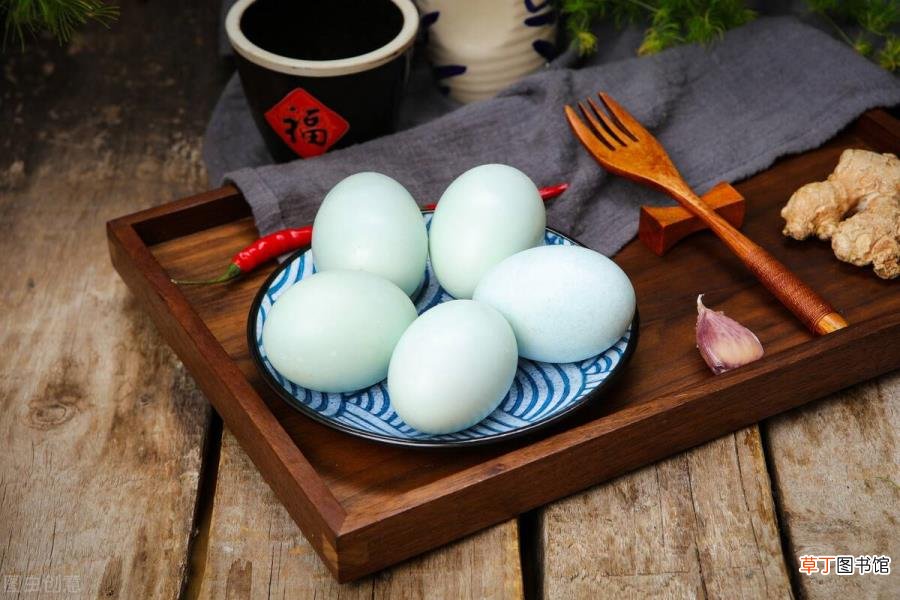 盐水泡鸭蛋的最佳制作方法 咸鸭蛋多久可以吃