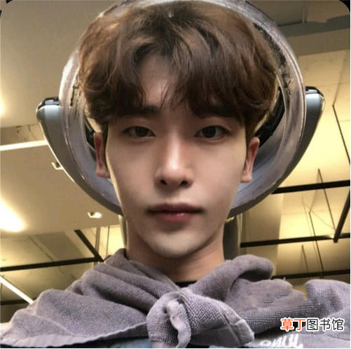 男生烫一次头发能保持多久