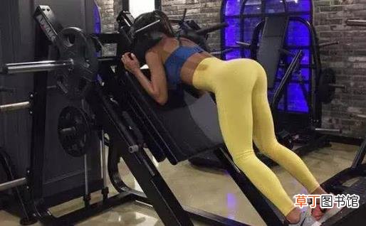 错误坐姿会毁了女白领的身材 保持身材的三个方法