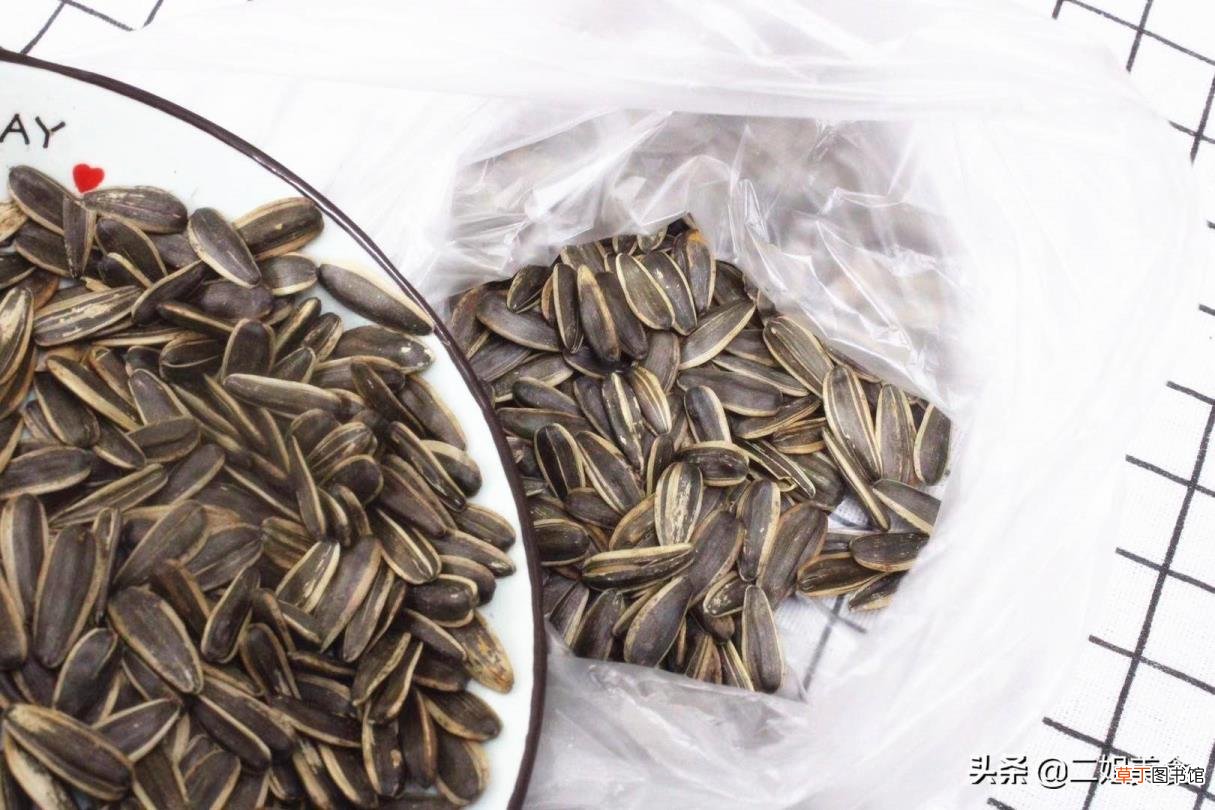 瓜子放一个月能吃吗 瓜子放多久
