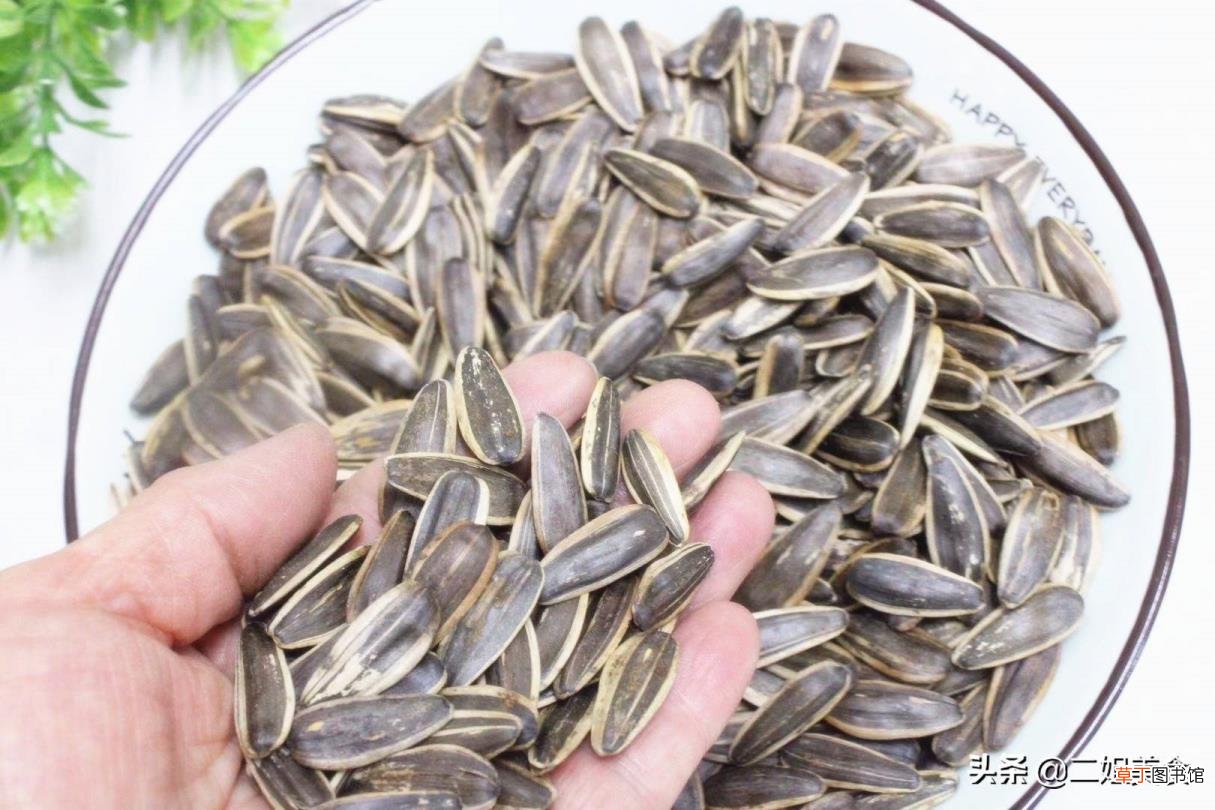 瓜子放一个月能吃吗 瓜子放多久