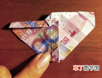 用钱折玫瑰花步骤图