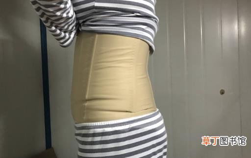 看似合理的白领着装 是女性健康背后的隐形杀手