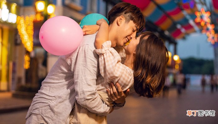 已婚妇女梦见和别的男人暧昧是什么意思