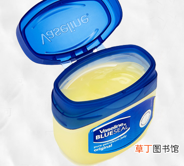 凡士林润唇膏危害
