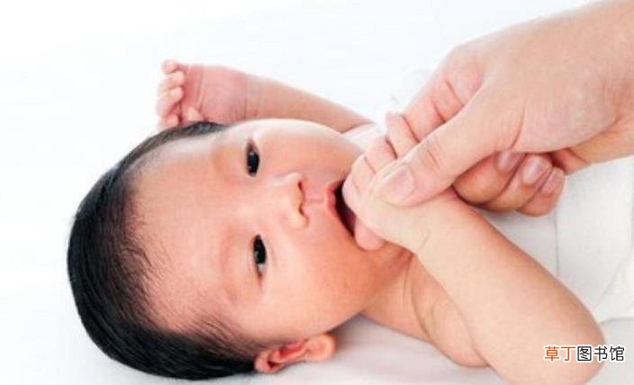 母乳不饱能马上吃奶粉吗 奶粉和母乳间隔多久吃