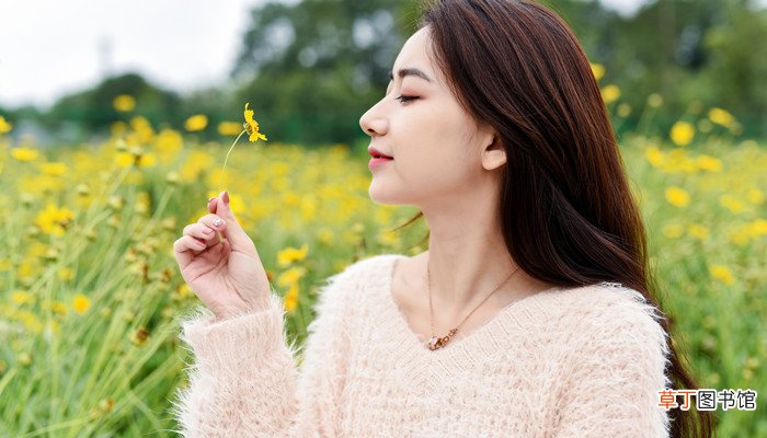 梦见看见女人私下是什么意思