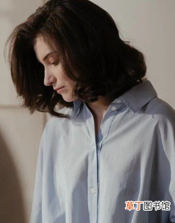 女生剪短发的寓意