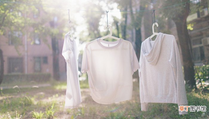 梦见自己的衣服