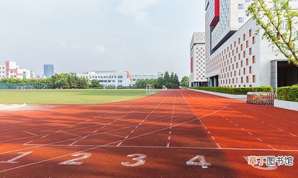 学院和大学的区别