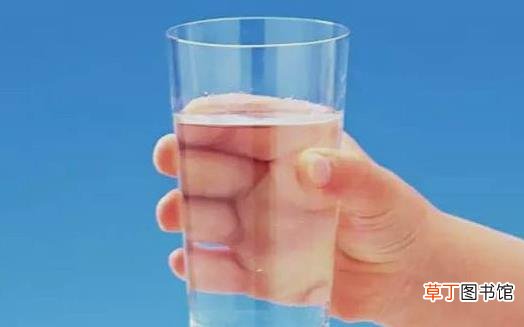 冬季补水 缺水的白领上班族补水方法
