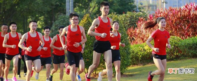 200-300字左右的运动会加油稿怎么写？
