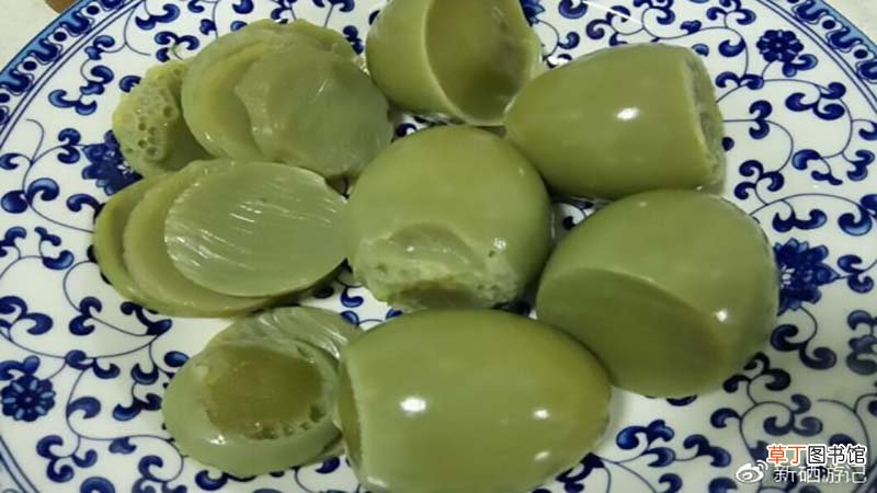 鸡蛋食用碱变色原理