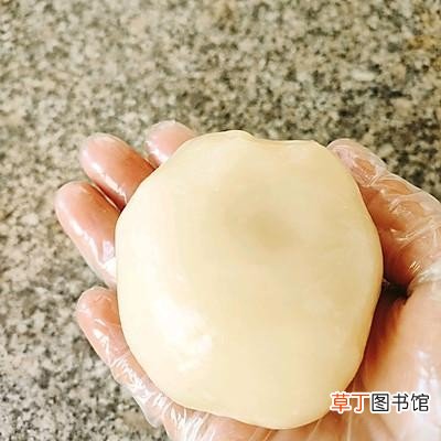 五个软糯的雪媚娘只需6块钱 糯米粉多少钱一斤