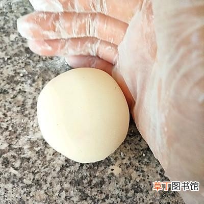 五个软糯的雪媚娘只需6块钱 糯米粉多少钱一斤