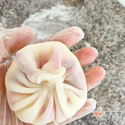 五个软糯的雪媚娘只需6块钱 糯米粉多少钱一斤