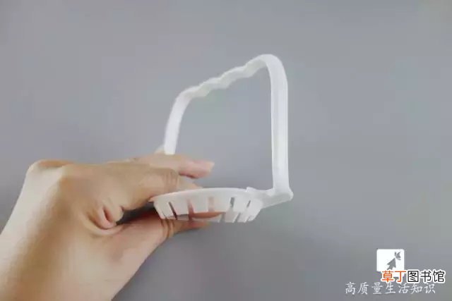 饮料瓶提手 塑料瓶的提手千万不要扔了！它有3大作用