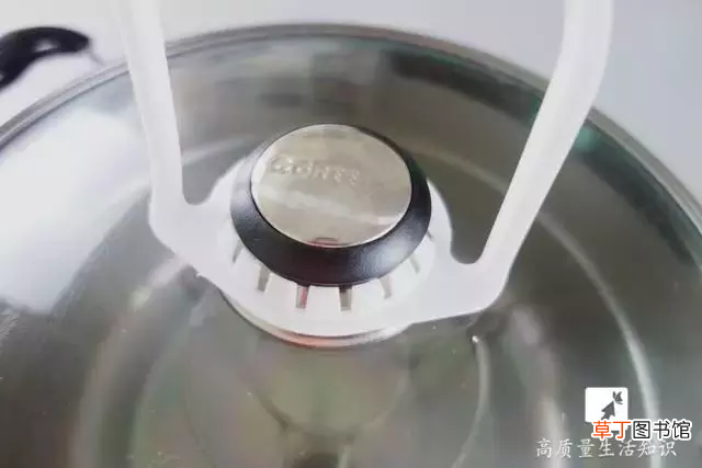 饮料瓶提手 塑料瓶的提手千万不要扔了！它有3大作用