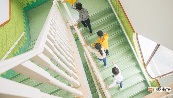 女人梦见从7楼往下滑