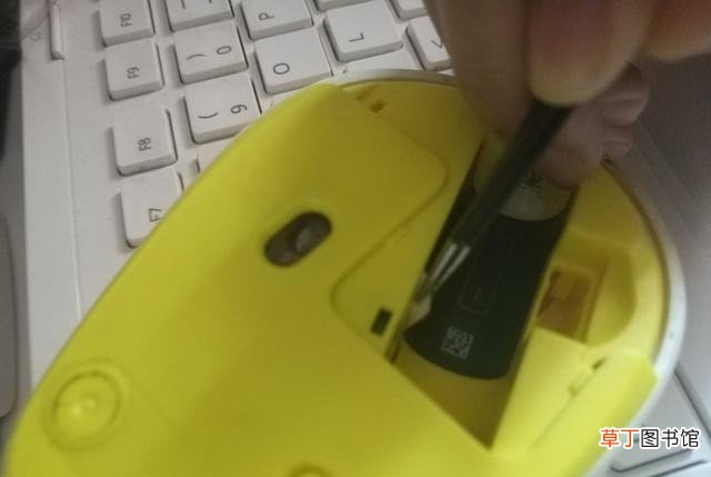 罗技M275无线鼠标拆解步骤 鼠标怎么拆开