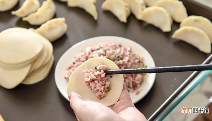 梦见医生包饺子
