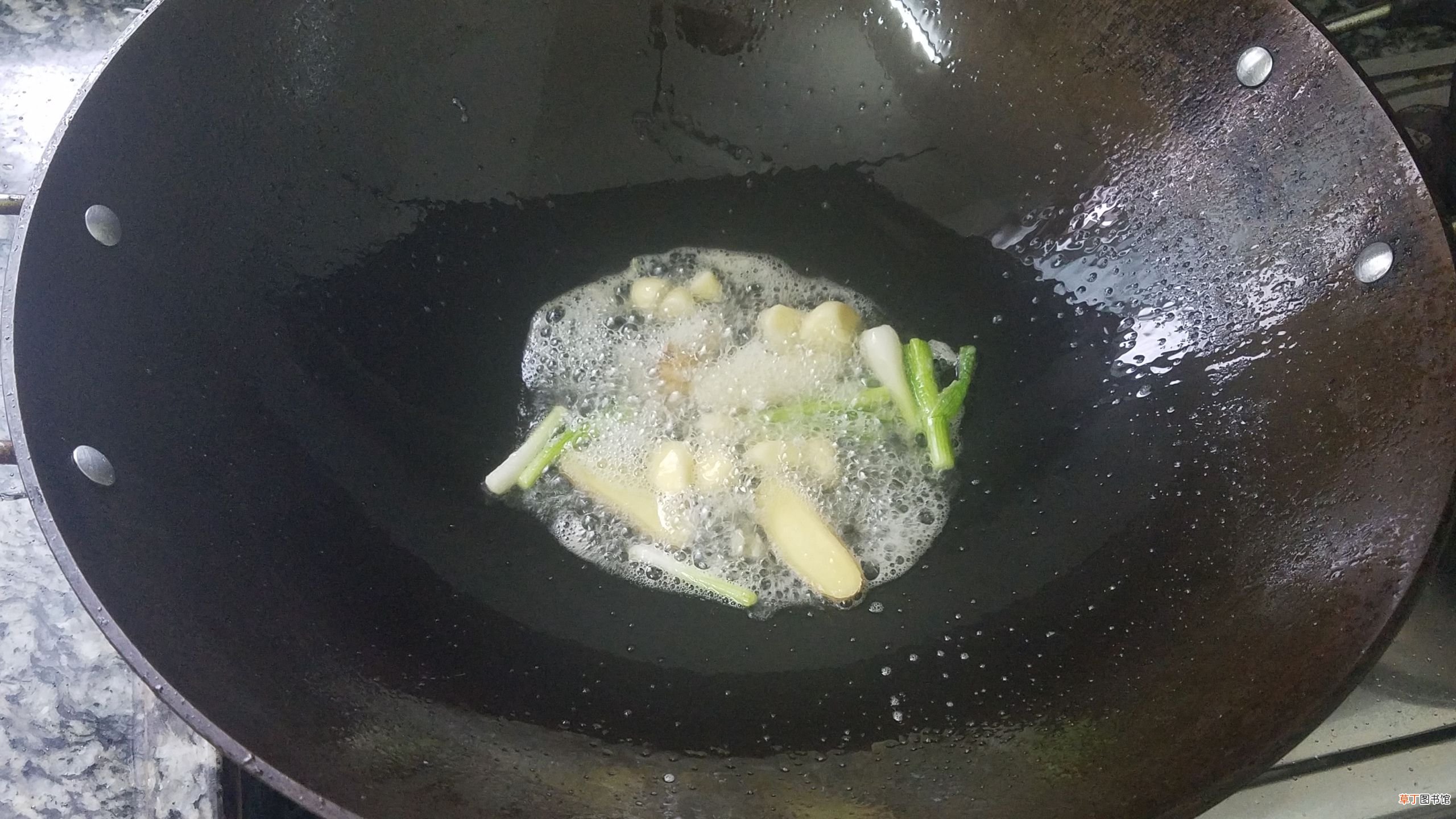 鱿鱼的做法 教你鱿鱼的家常做法，简单几步